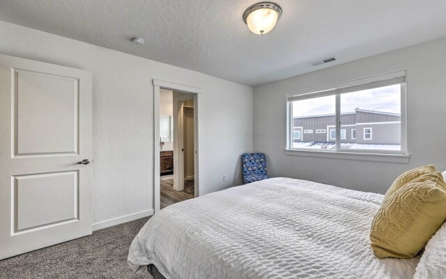 Nampa Townhome ~ 18 Mi to Downtown Boise!