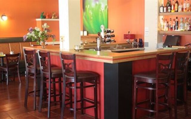Smugglers Cove Inn