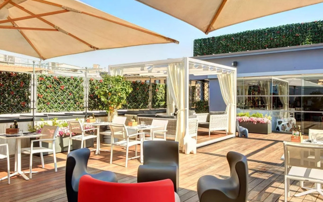 iQ Hotel Roma