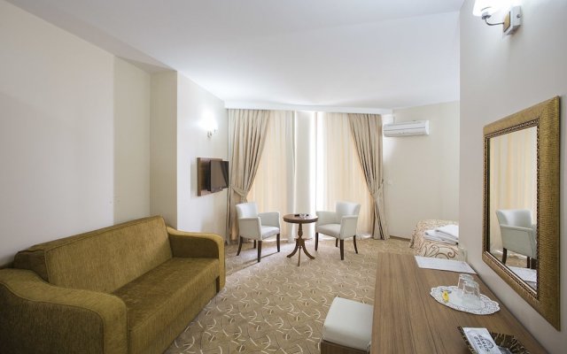 Seyhan Sarus Otel