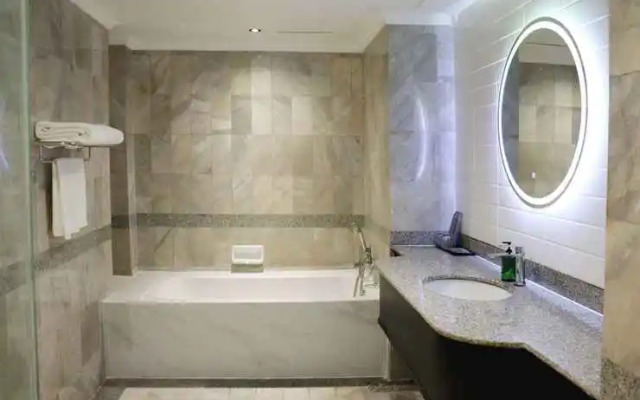 The Quarter Saphankhwai by UHG