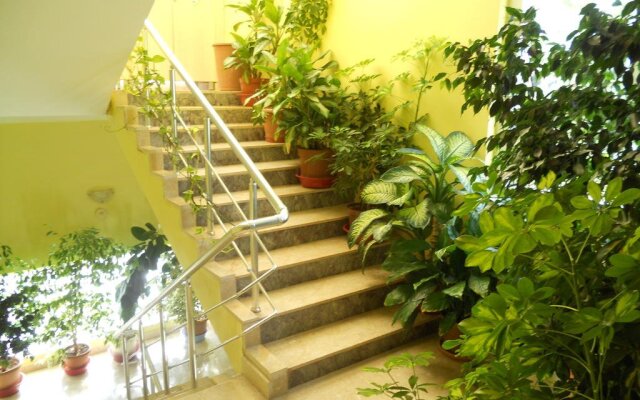 Baris Hotel