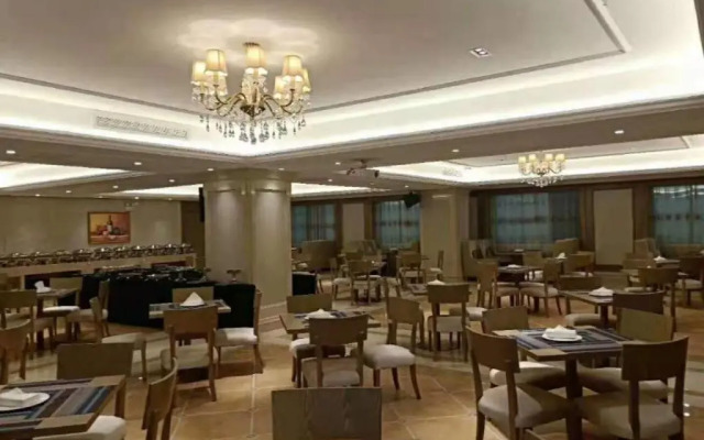 Vienna International Hotel (Haikou Old Town High-speed Railway Station)