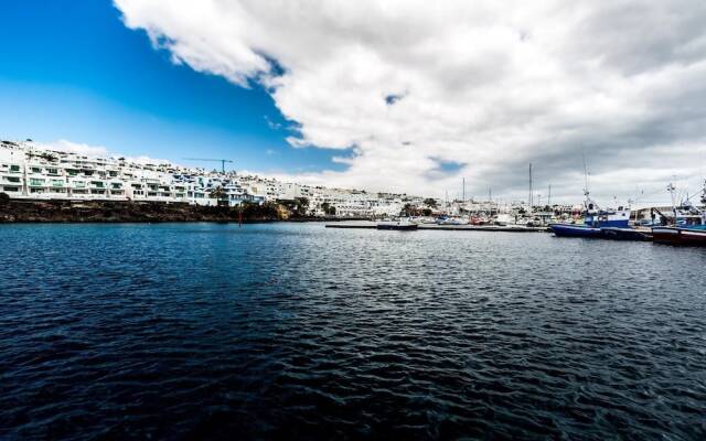 Sea Breeze the best view of Old town Harbour PDC