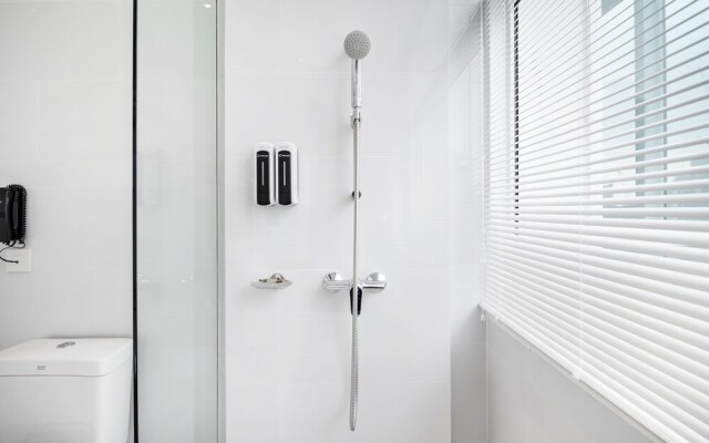 Posh Residence Thonglor by Favstay