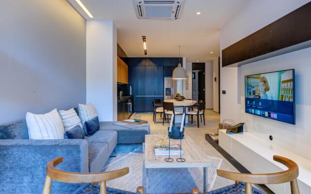 Sailview 801 Romantic Zone Rooftop Pool Ocean Views