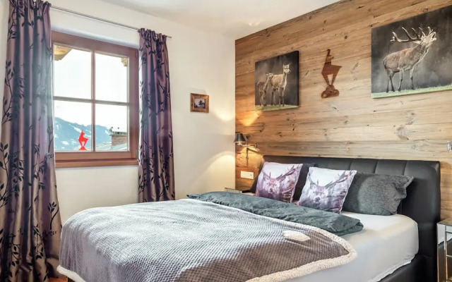 Unique & Exclusively Furnished Chalet near Ski Lift