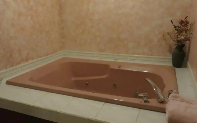 Churchills North Country Lodge LLC