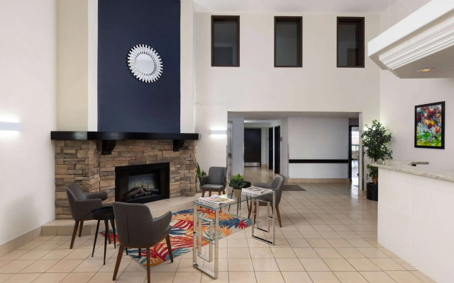 Super 8 by Wyndham St-Jerome