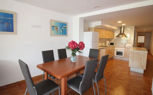 Modern Apartment With Wifi and sea Views