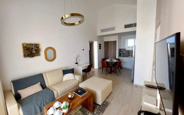 Unique Pool & Golf view retreat 1BR at Cana Pearl