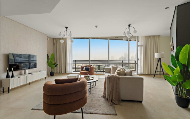 Silkhaus Expansive 2bdr in Sky Gardens Difc