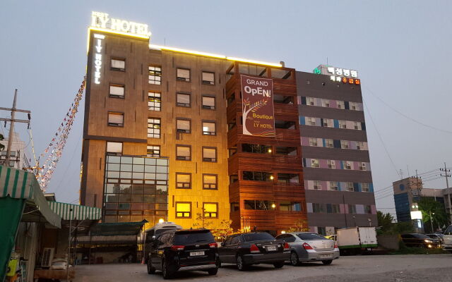 I.Y Hotel