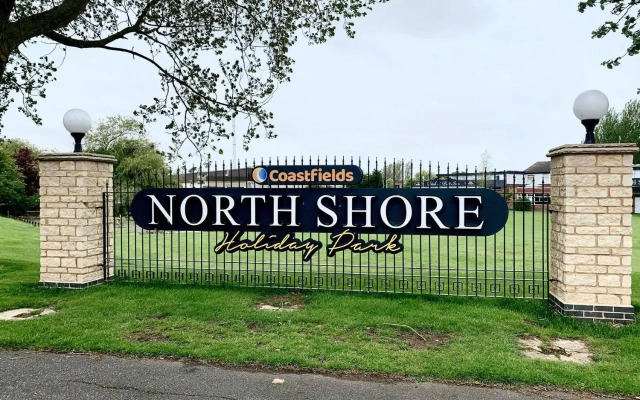 Skegness,North shore holiday park , new 8 berth caravan for rent