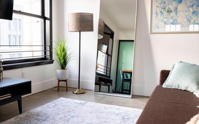 Fashion Loft 2 bedroom Downtown