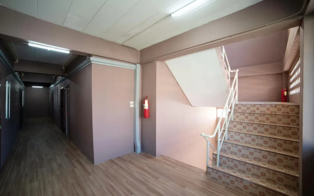 Sukhum Sukhumvit-Onnut Guest House