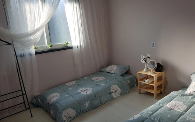 We Home Guesthouse - Hostel