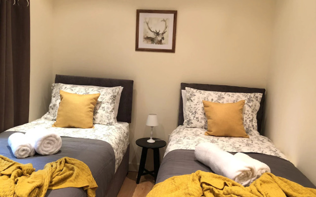 Park View 2 Bedroom by Creatick