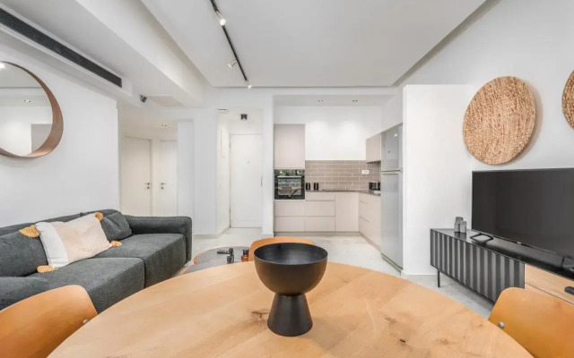 Gordon area - Deluxe 2bdr close to the beach