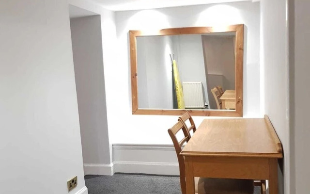The Cumberland Townhouse Apartment