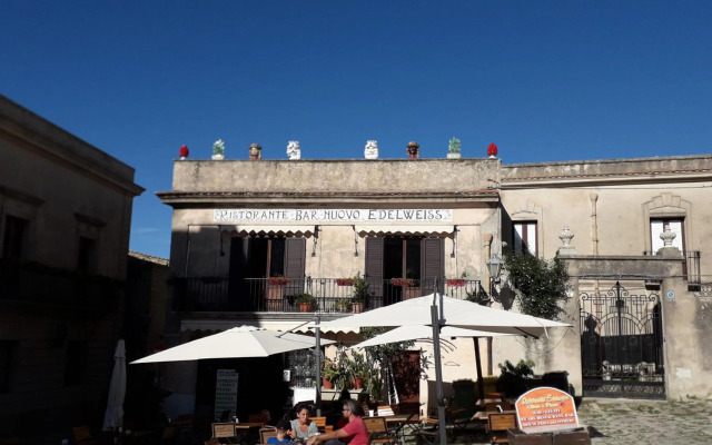 Hotel Edelweiss