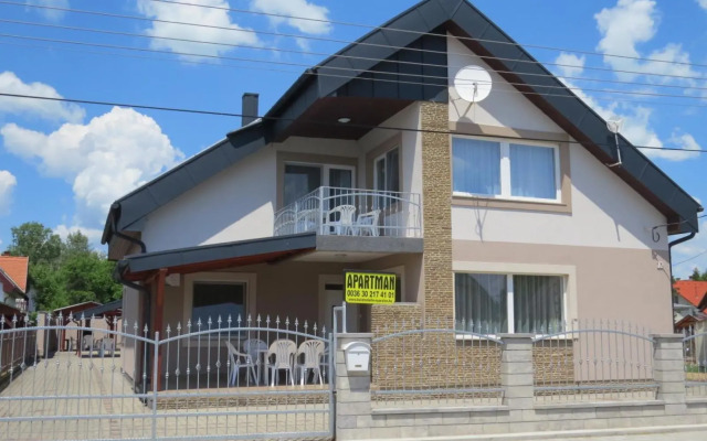 22 féröhelyes apartman