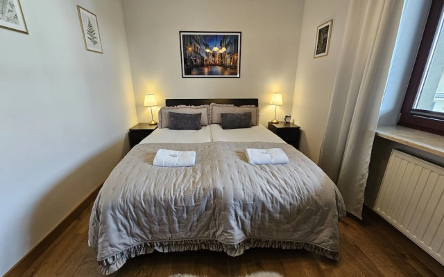 Ludwinowska Cozy Apartment by Renters