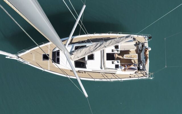 A Yacht In The City