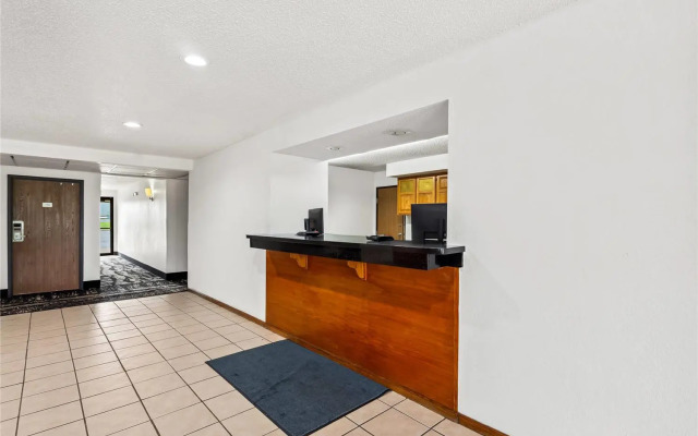 Quality Inn & Suites Howe - Sturgis