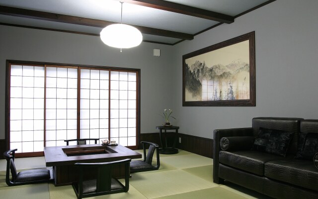 Hida Tsuzuri Oboro