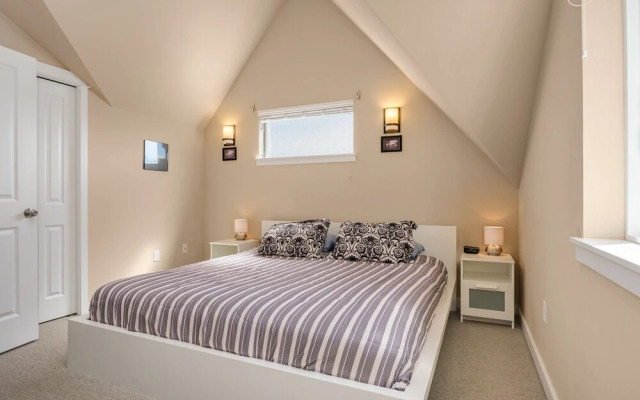 Seattle Vacation Home: Life's A Mountain