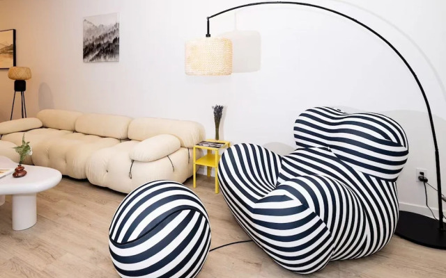 Modern Designer Stay Bright Chic Spacious
