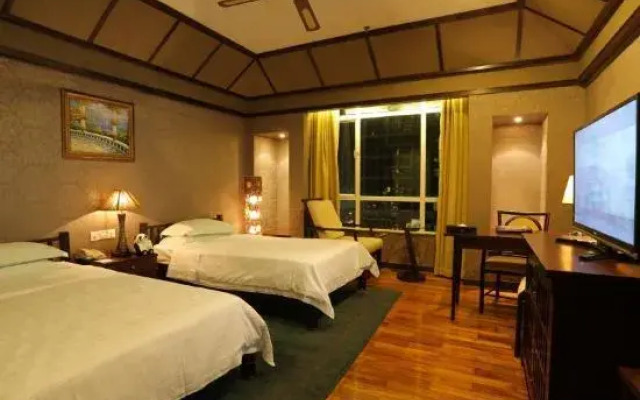 Huaxia Pearl Hotel