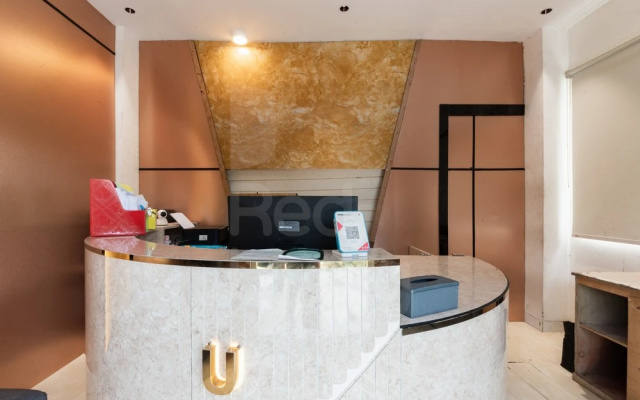 RedLiving Apartemen Riverview Residence - UV Rooms Tower Mahakam with Netflix – Lobby – Cikarang