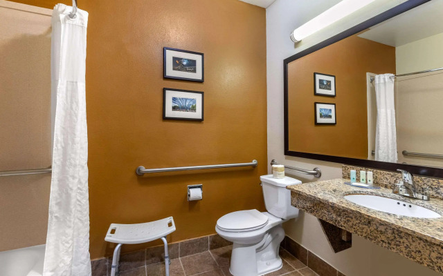 Quality Suites Addison - Dallas