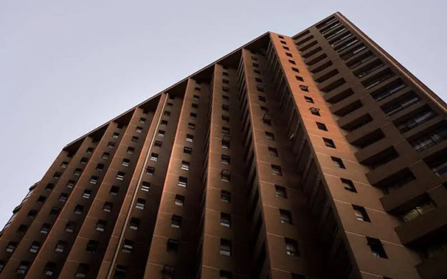 Plaza Suites Apartments