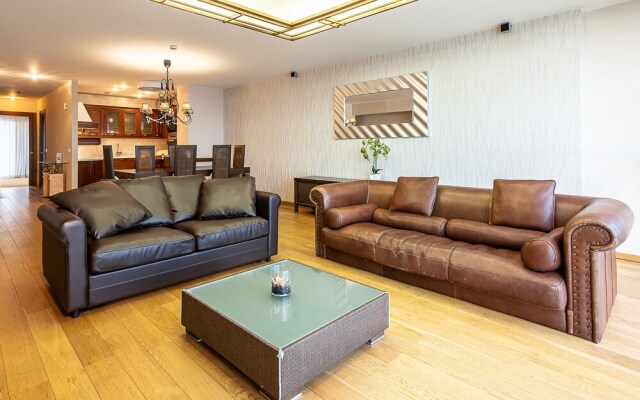 WINWINSTAY Exclusive Apartments by River Daugava