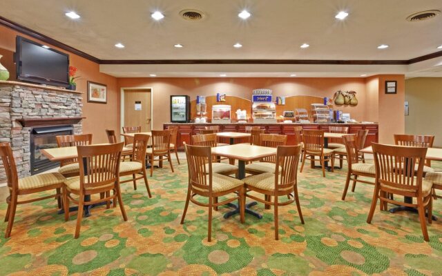 Holiday Inn Express Winfield by IHG