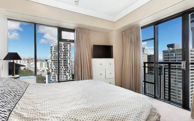 Metropolis 2 Bedroom Park Suite