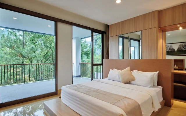 Narwastu hill 6BR villa with pool and movie room