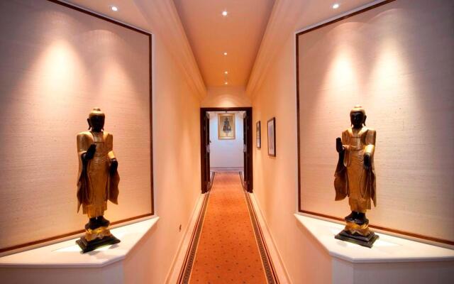 Careys Manor & Senspa