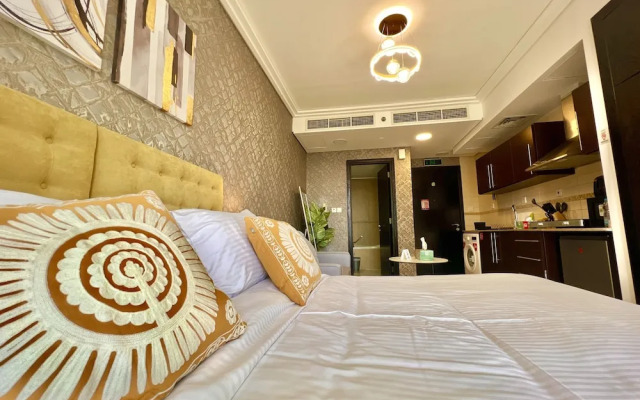 Cosmos Living Cozy Studio With Balcony