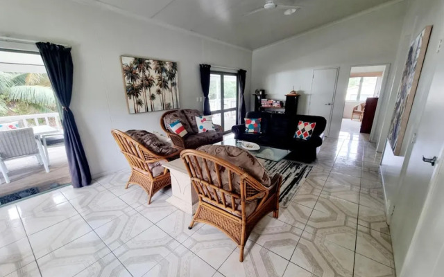Natura Nikao Beach Villa