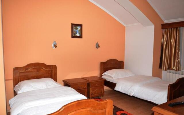 Hotel S