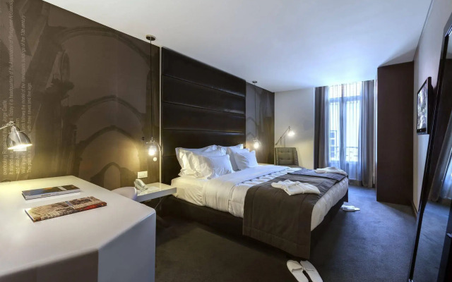 Lisboa Carmo Hotel