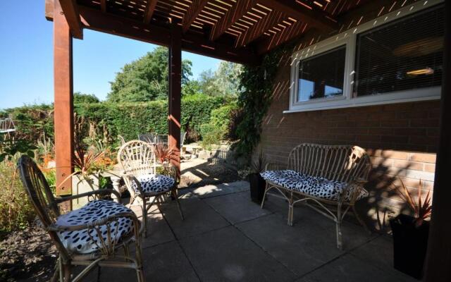 The Garden Apartment, Near Airport & City