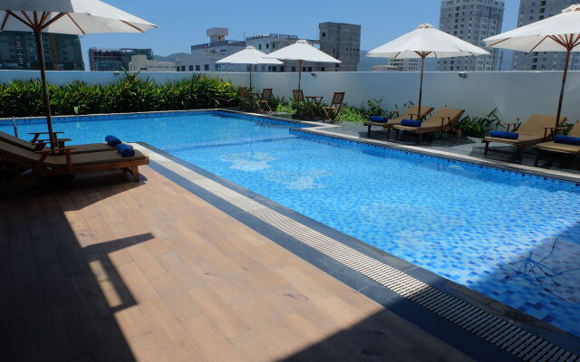Danang Han River Hotel