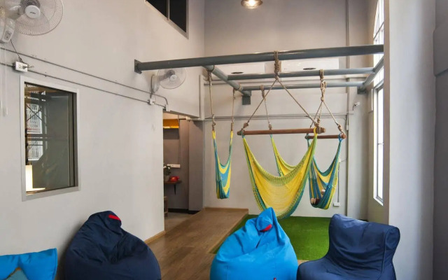 Happy Monkey Hostel Bangkok