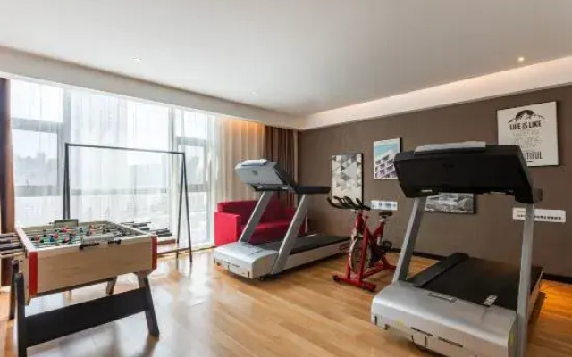 Yilong Anyun Hotel (Wuhan High-speed Rail Station Happy Valley Store)