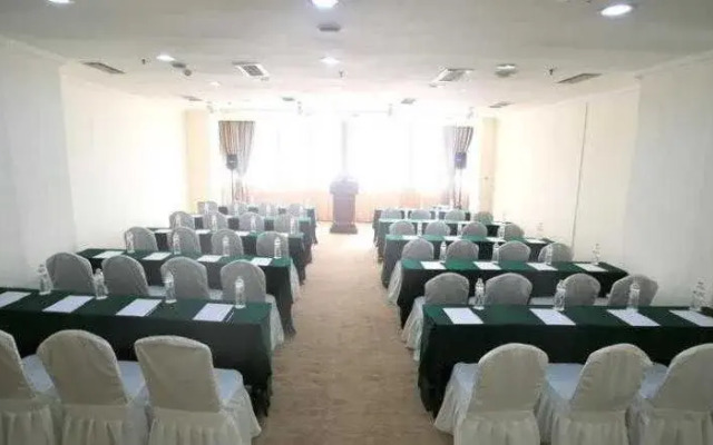 Garden City Hotel